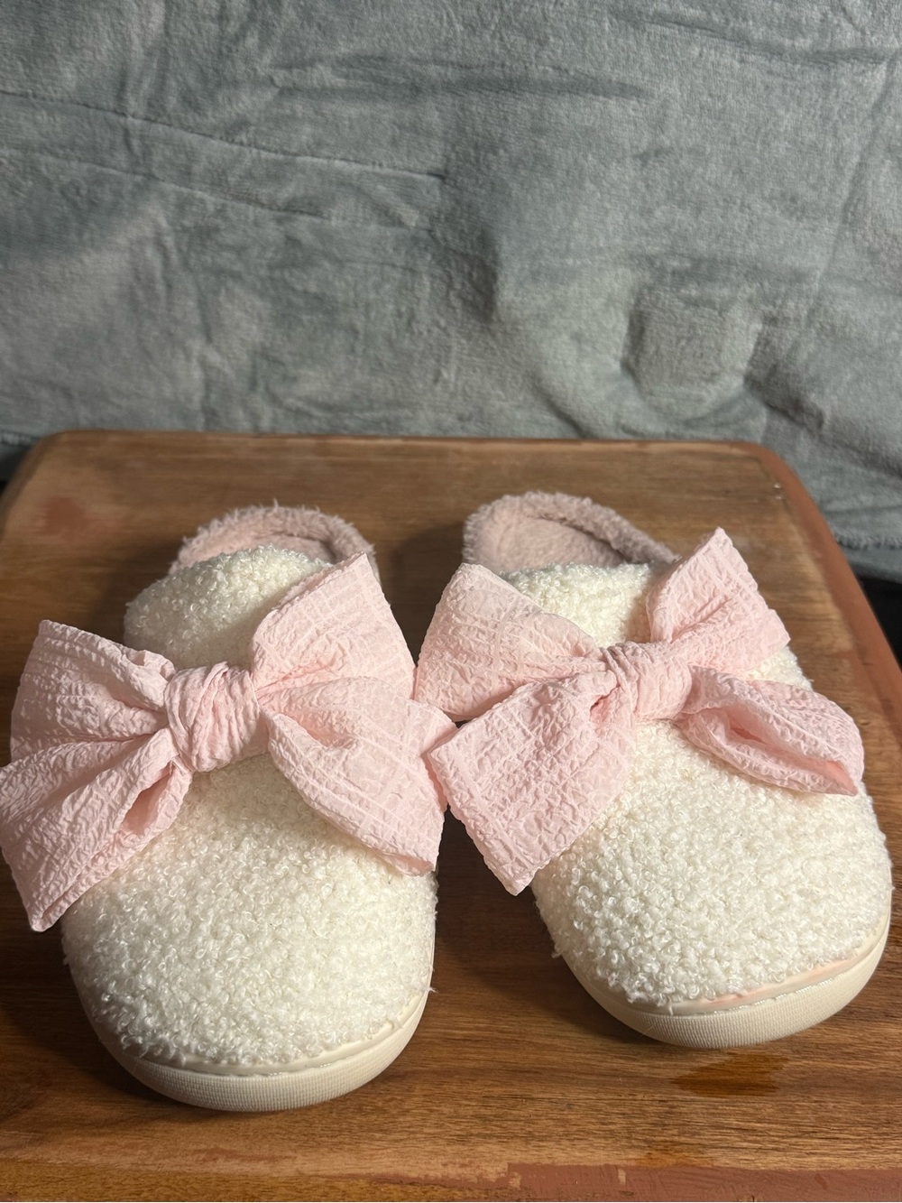 Alterd State Sz 9 shoes with cute bow
